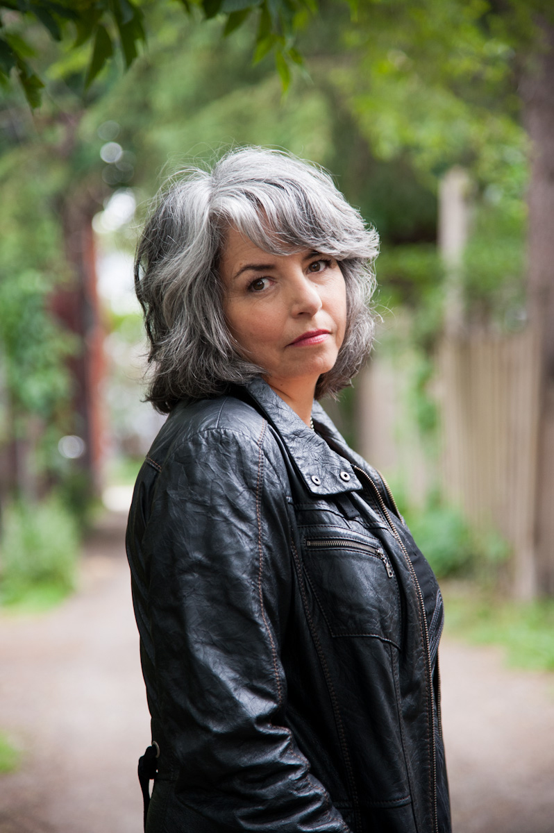 Lynn Miles Photo